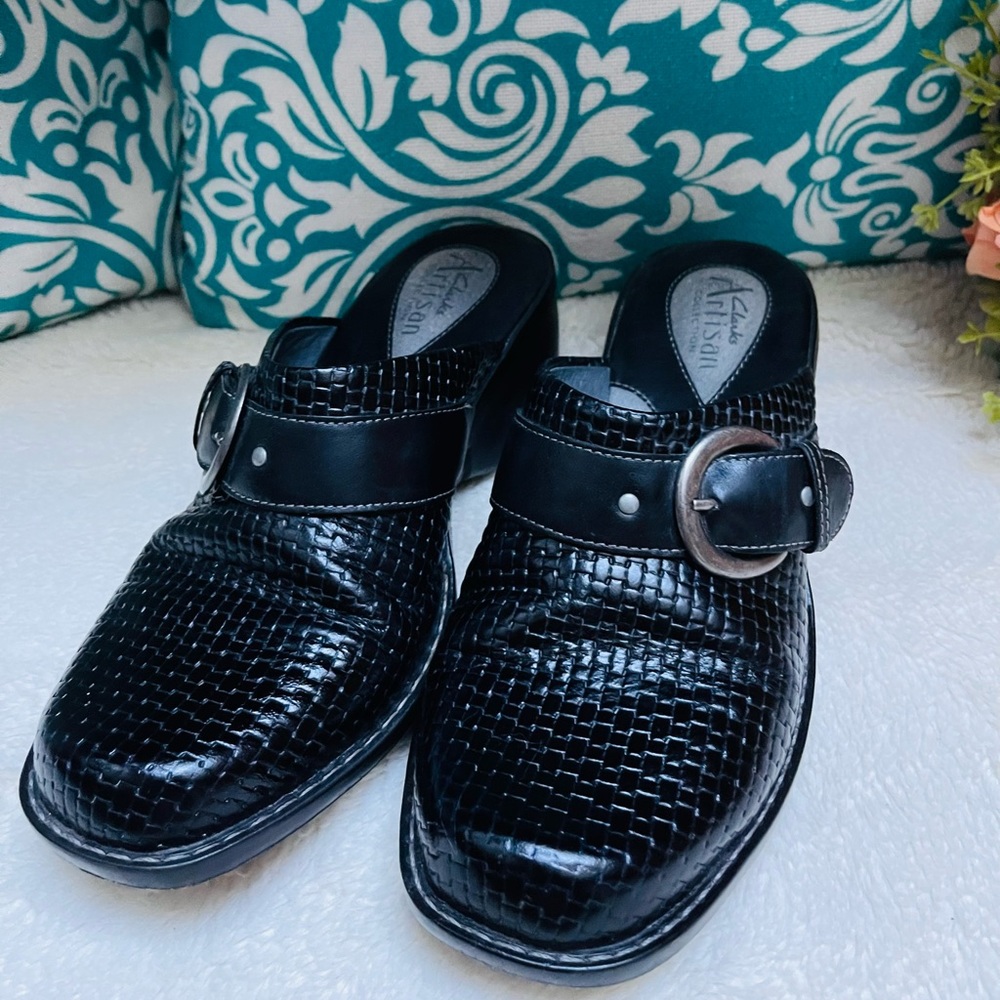 Clarks Artisan Collection Black Leather Clogs